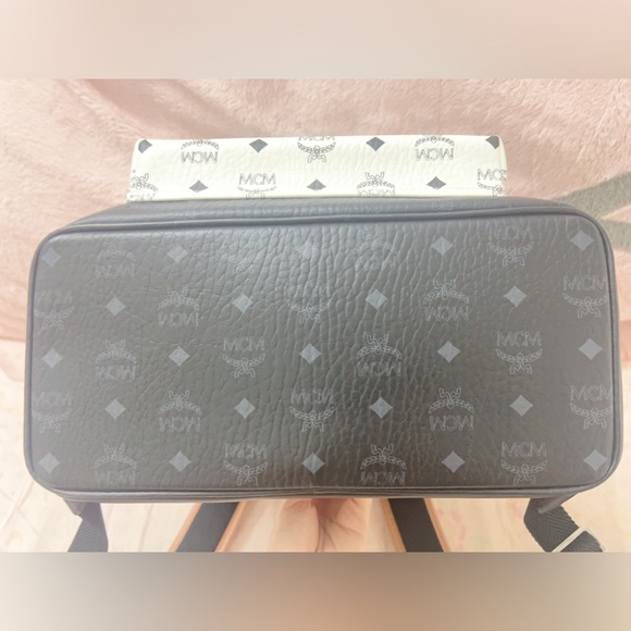 MCM stark backpack visetos monogram cognac - Picture 9 of 12